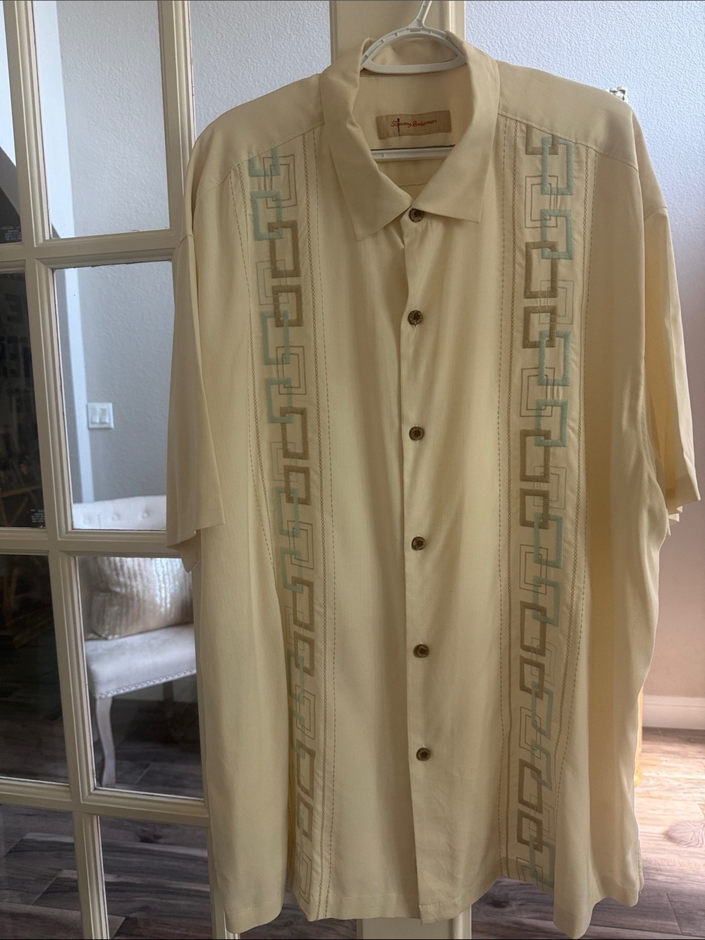 Beautiful Tommy Bahama  Cream Silk Short-Sleeve Embroidered Button-Up XXL/TTG